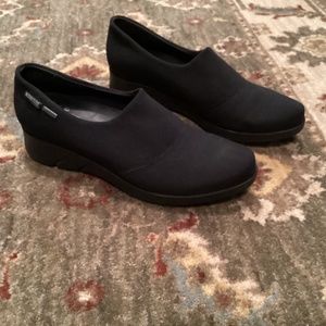 Mephisto air jet gore tex flats size 8 1/2